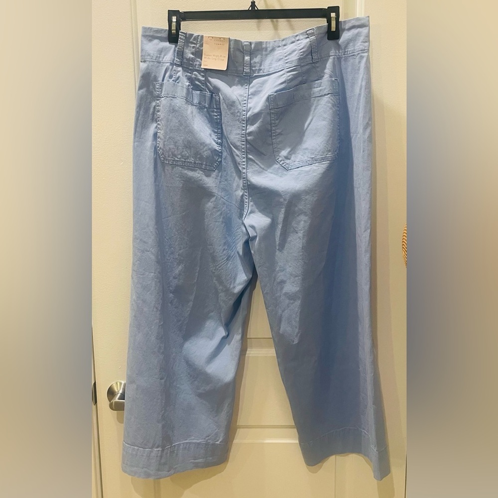 NEW…LC Lauren Conrad Super High Rise Light Blue Wide-Leg Cropped Pants - Picture 3 of 4